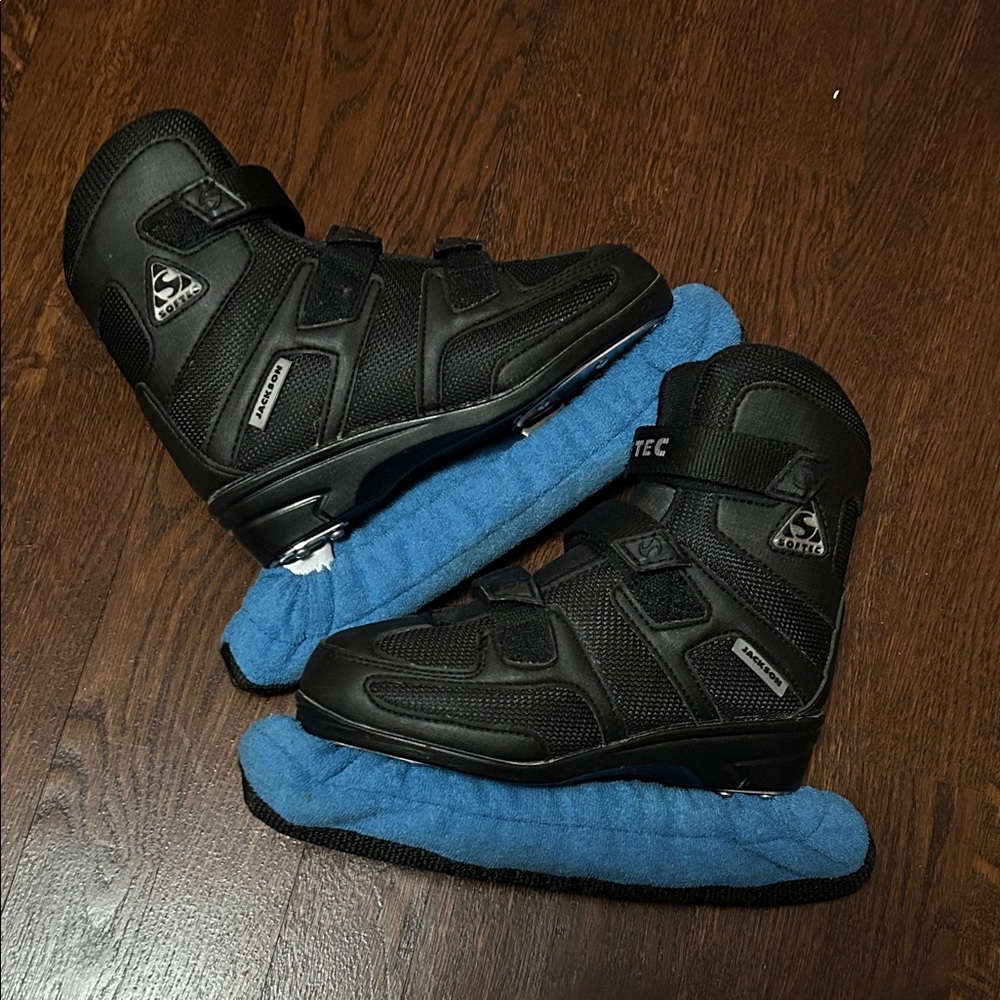 DON JACKSON SOFTEC BLACK BOY'S/GIRLS FIGURE/ICE SKATES SZ 2
